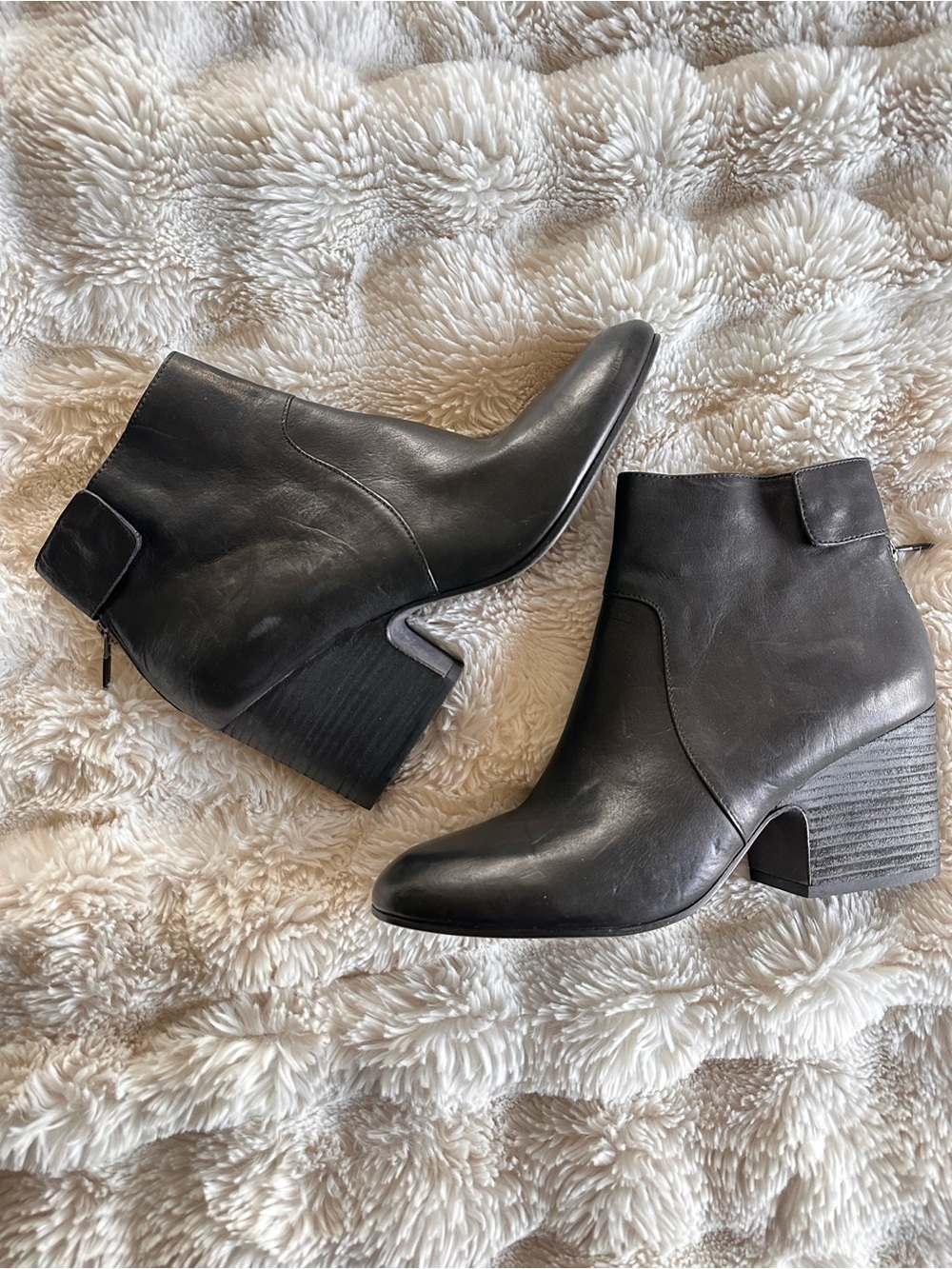 Eileen Fisher Harris Tumbled Leather Ankle Boots Black Booties Zip BlockHeel 9.5